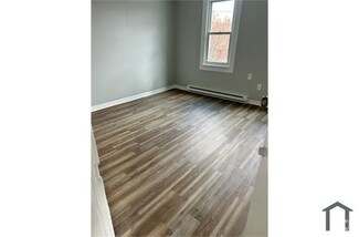 Building Photo - 3230 W 31st St