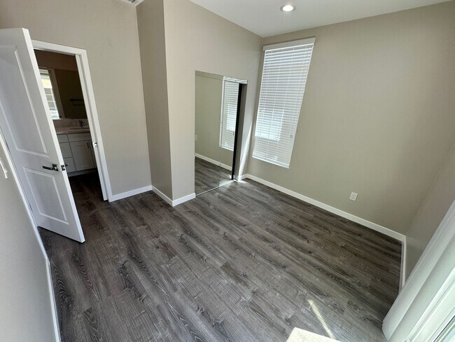 Building Photo - NEW Build 2023!! 4BD/2BA (Lease out, pending signatures. Check back in a few days!)