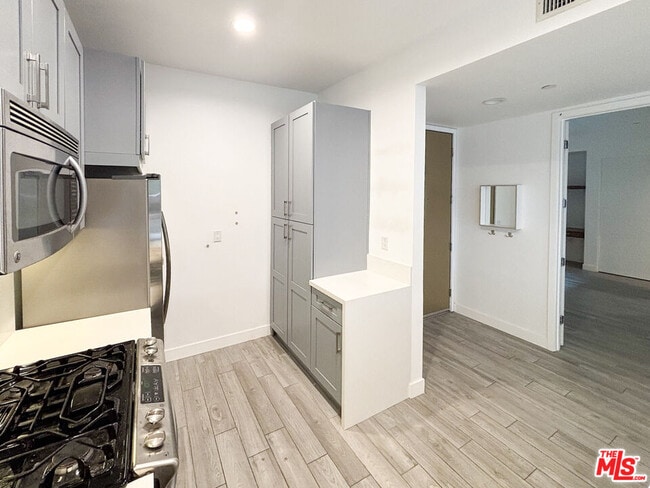 Building Photo - 6001 Carlton Way