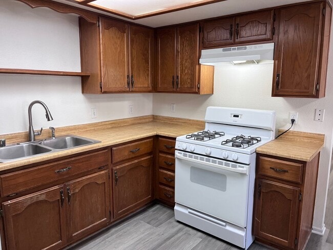 Building Photo - First Floor Condo - W. Tropicana Ave.