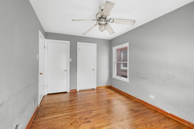 Building Photo - 296 E 148th Pl