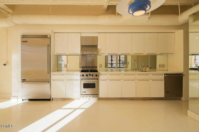 Building Photo - 6253 Hollywood Blvd