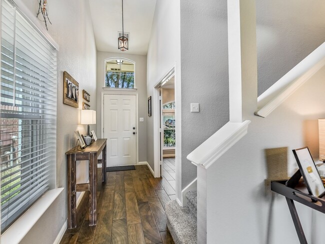 Building Photo - 1021 Doras Dr