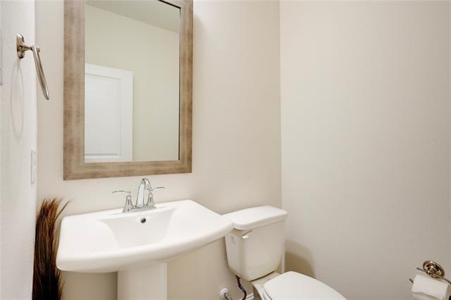 Building Photo - 13027 Makers Dr