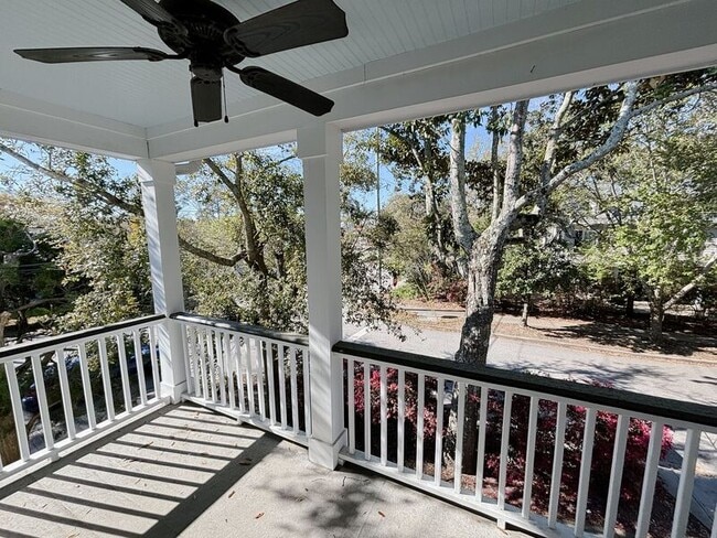 Building Photo - 1051 Phillips Park Dr