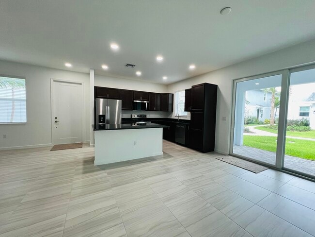 Building Photo - 16411 Powerscourt Dr