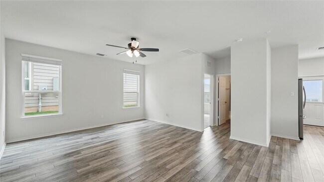 Building Photo - 139 Madrono Dr