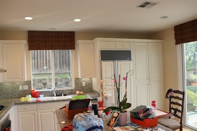 Building Photo - Communication Hill 4 bed 2.5 bath Single Family Home