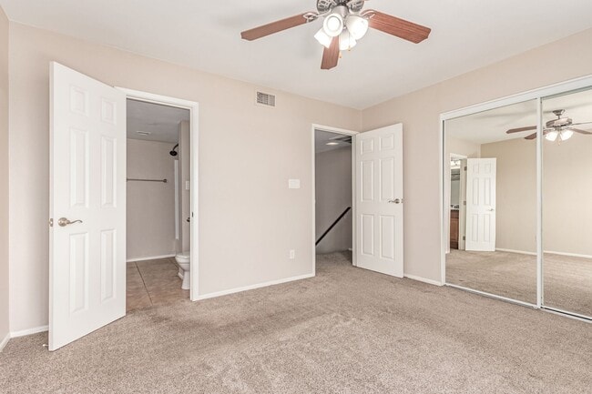 Building Photo - Awesome 2-Level Condo in Prime Scottsdale ...