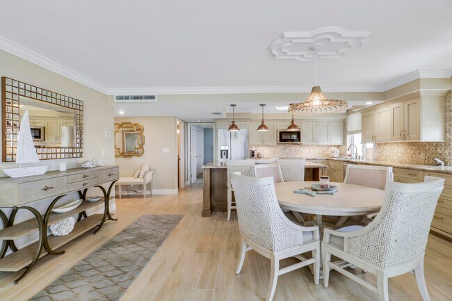 Building Photo - 375 S Beach Rd