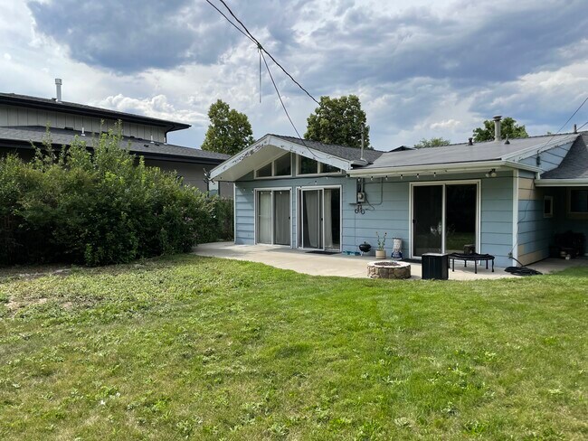 Building Photo - 4706 E Dartmouth Ave