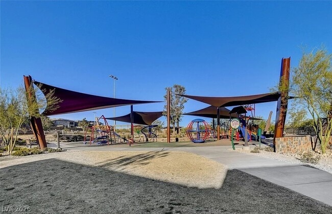 Building Photo - 12545 Skylight View St