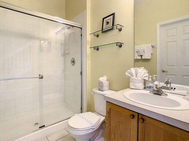 Building Photo - 2356 Silver Palm Dr