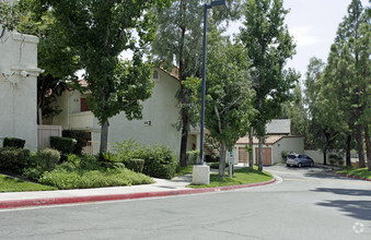 Building Photo - Summerwind Apartments