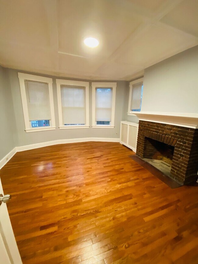 Building Photo - 337 Winthrop Ave