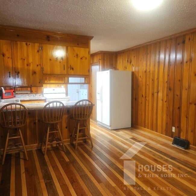 Building Photo - 813 Fox Squirrel Ridge Rd