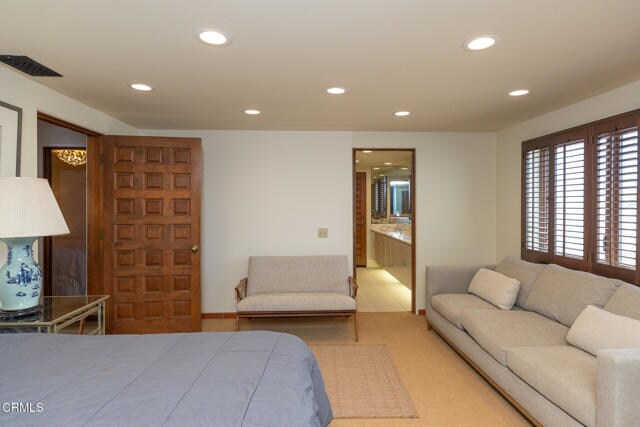 Building Photo - 3265 Ocean Dr
