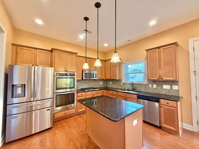 Building Photo - 1140 Litchborough Way