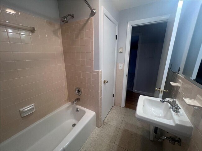 Building Photo - 19 Ethel Dr