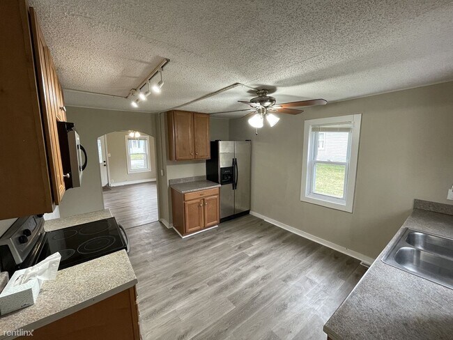Building Photo - 3 br, 1 bath House - 2418 Dunlap St