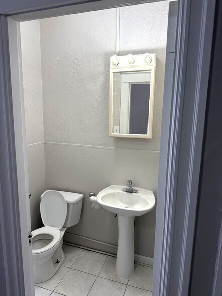 Building Photo - 28-30 Knight Street