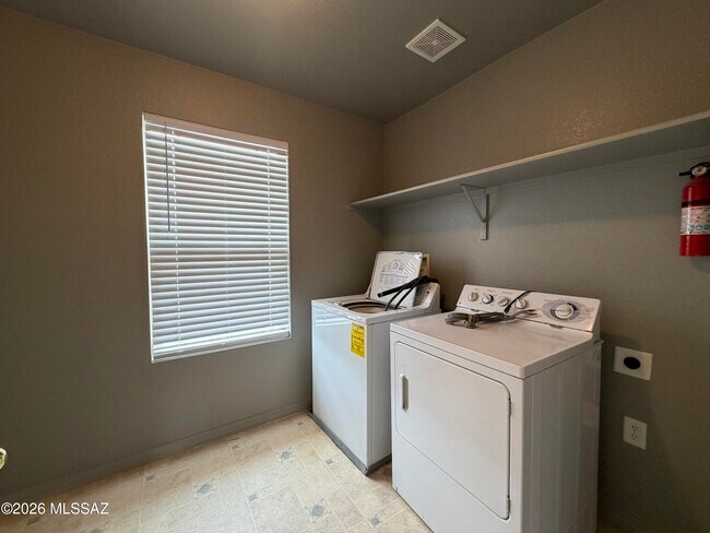 Building Photo - 37 W Camino Rancho Palomas