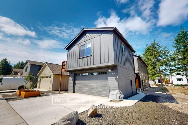 Building Photo - Furnished 1 Bed! Easy I5 Access & Commute to JBLM!