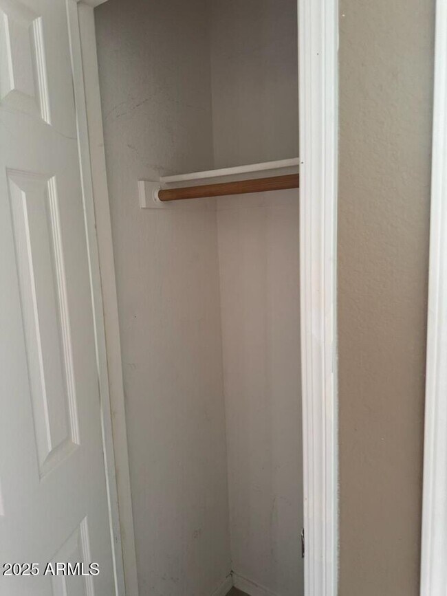 Building Photo - 1335 E June St