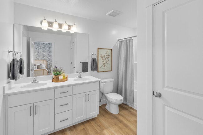 Building Photo - 82 W 925 N