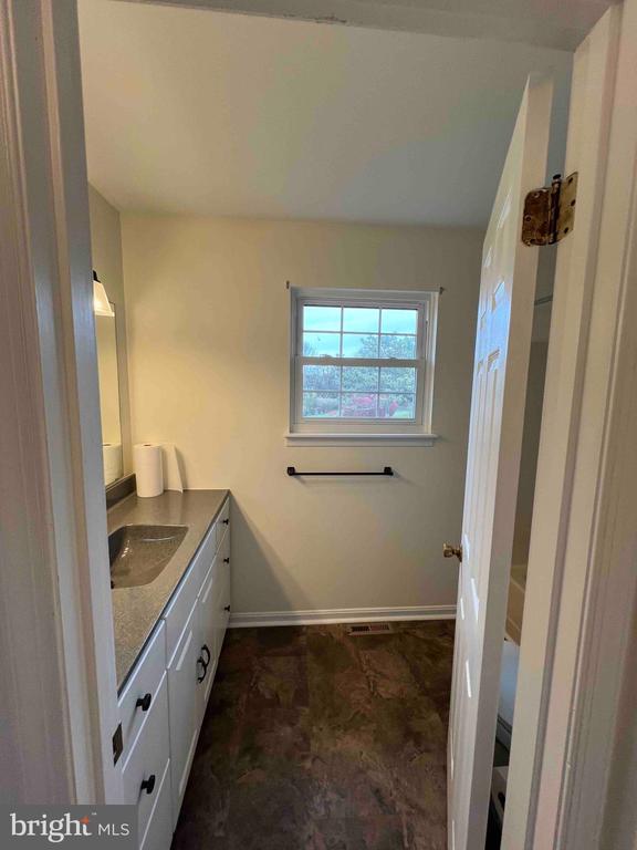 Building Photo - 6247 Spring Knoll Dr