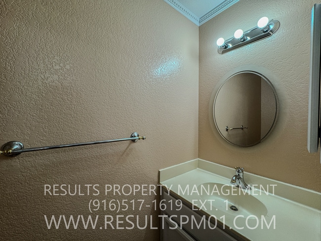 Building Photo - Nicely upgraded Rocklin Home