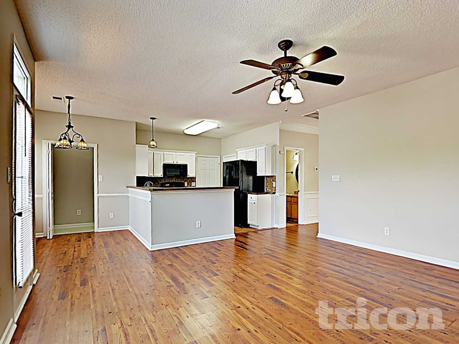 Building Photo - 5936 Briggs Dr