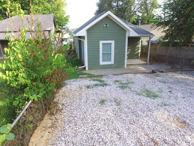 Building Photo - 1626 Forest Ave