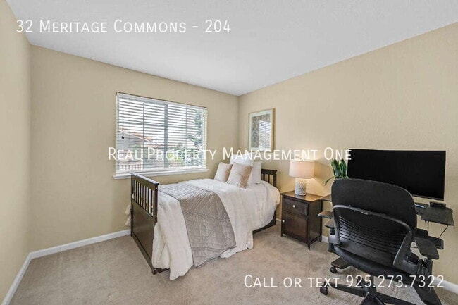 Building Photo - 32 Meritage Common