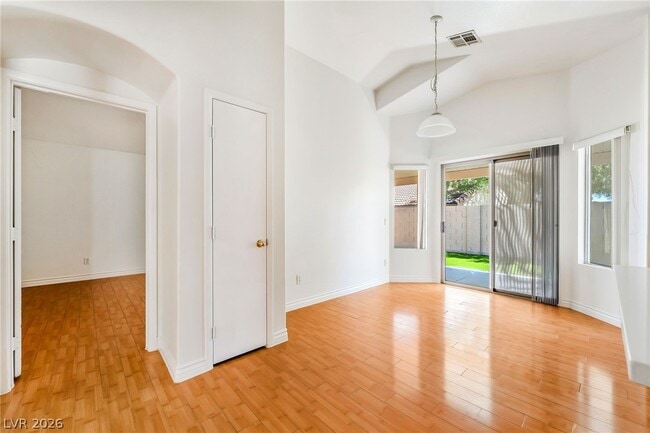 Building Photo - 11000 Vallerosa St