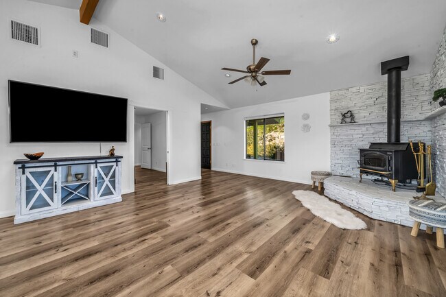 Building Photo - 57495 Buena Suerte Rd