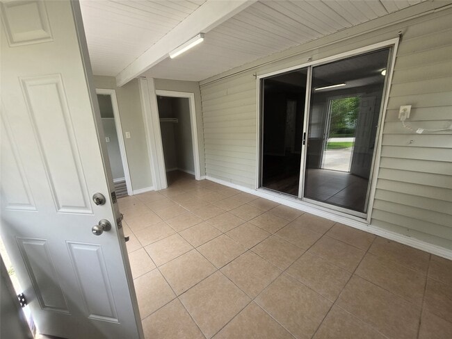 Building Photo - 202 N Logan St