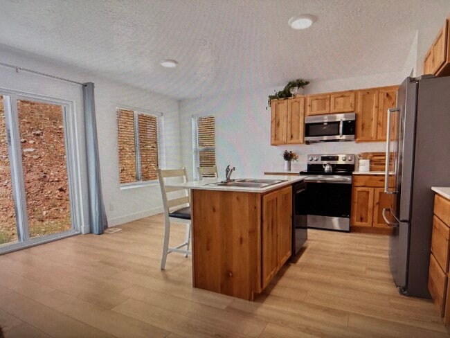 Building Photo - Santaquin Rental House #2