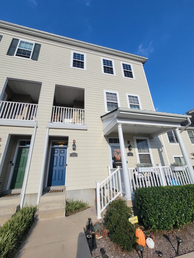 Building Photo - 121B Hagen Dr