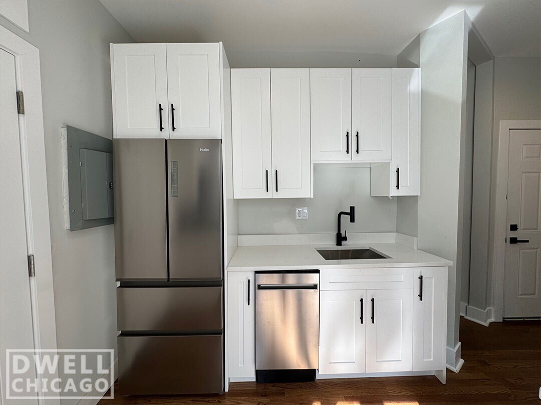 Building Photo - 956 N Winchester Ave