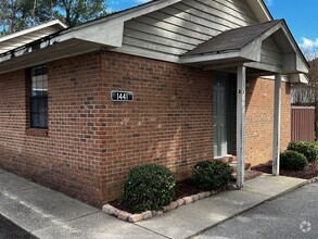 Building Photo - 1441-A Ireland Drive (No Pets)