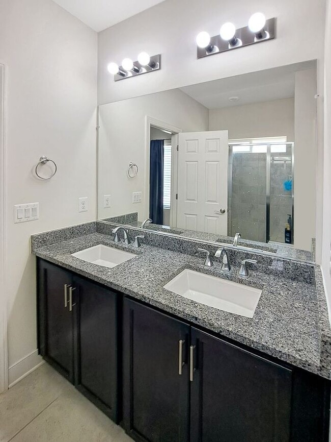 Building Photo - Amazing 3 Level Corner Lot Home in Waldorf...