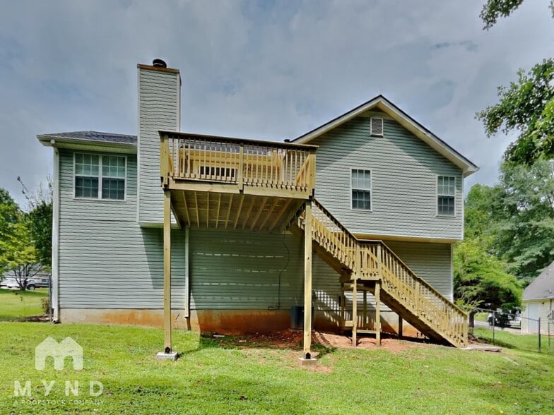 Building Photo - 425 Willow Ln