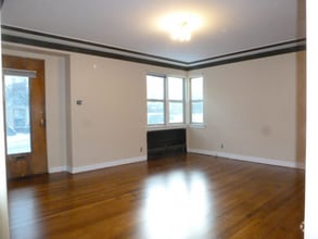 Building Photo - 200 W Placer Ave