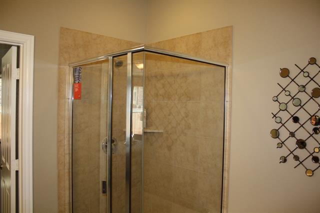 Building Photo - 2777 Cresent Lake Dr