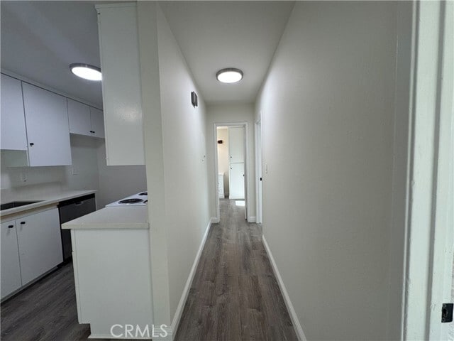 Building Photo - 486 N Oak St