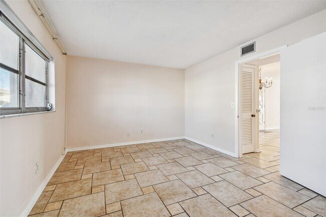 Building Photo - 610 Indian Rocks Rd N