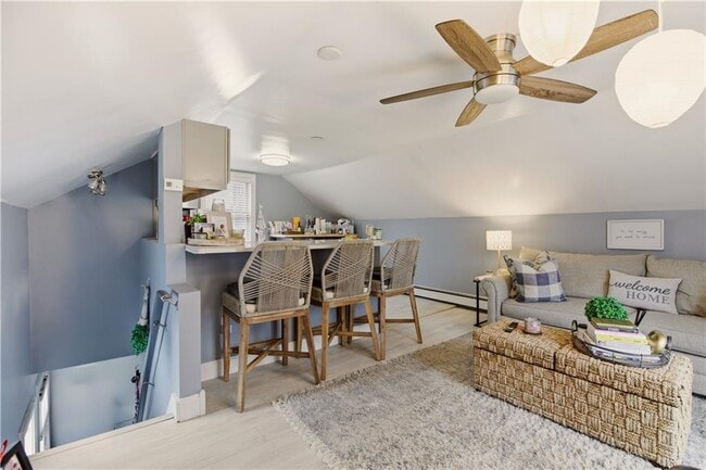 Building Photo - 9 Bacheller St