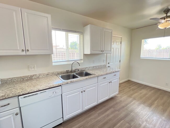 Building Photo - Remodeled 3 Bed Home w/ Fireplace, Garage & Huge Backyard – 93309