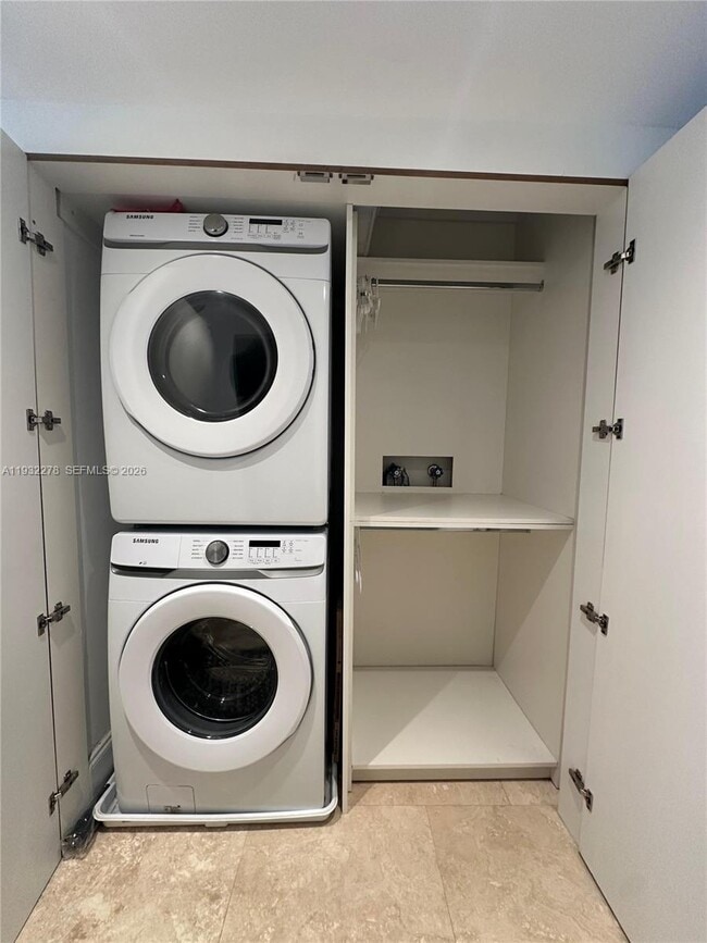 Building Photo - 11113 Biscayne Blvd